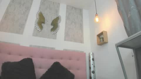 Snapshot of zhamira_21 chatting on 03/08/26, 08:12 ZHAMIRA ANDRES online show from 03/08/26, 08:12