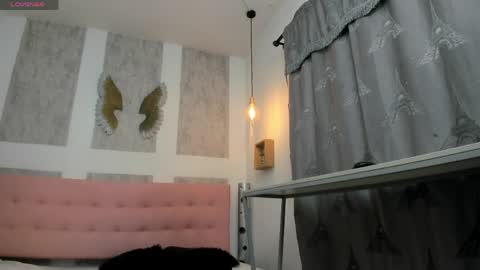 Snapshot of zhamira_21 chatting on 04/05/26, 07:55 ZHAMIRA ANDRES online show from 04/05/26, 07:55