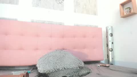 Snapshot of zhamira_21 chatting on 04/15/26, 09:04 ZHAMIRA ANDRES online show from 04/15/26, 09:04