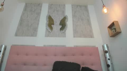 Snapshot of zhamira_21 chatting on 04/19/26, 07:49 ZHAMIRA ANDRES online show from 04/19/26, 07:49