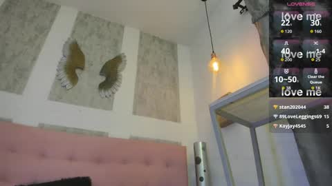 Snapshot of zhamira_21 chatting on 04/24/26, 12:02 ZHAMIRA ANDRES online show from 04/24/26, 12:02