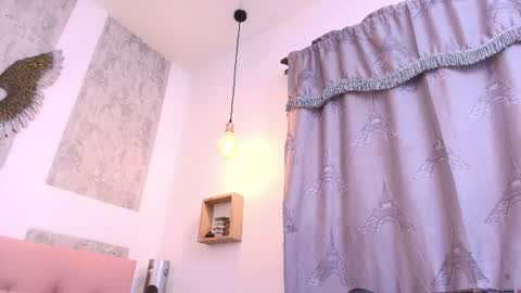 ZHAMIRA  ANDRES online show from 07/04/26, 08:26