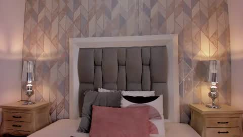 zharia_lux25 online show from 07/01/26, 11:34