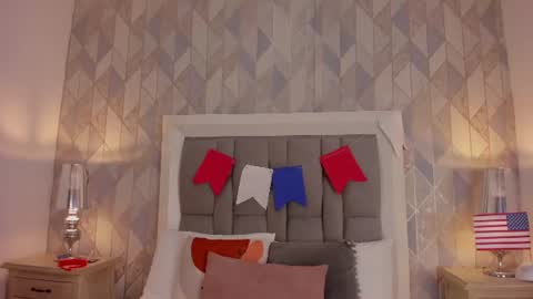 zharia_lux25 online show from 07/04/26, 11:38