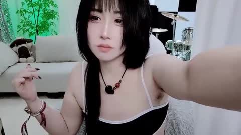 Snapshot of zhen0 chatting on 11/04/25, 12:48 zhen online show from 11/04/25, 12:48