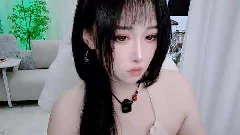 Snapshot of zhen0 chatting on 12/15/25, 05:17 zhen online show from 12/15/25, 05:17