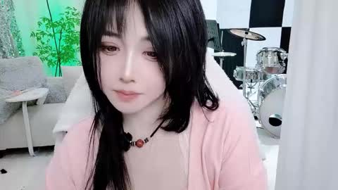 Snapshot of zhen0 chatting on 12/19/25, 05:14 zhen online show from 12/19/25, 05:14