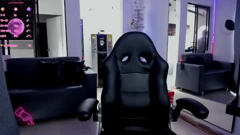 zhoestrong online show from 12/12/24, 05:04