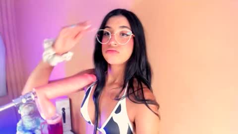 Snapshot of zia_cooper chatting on 10/15/25, 06:52 ZIA online show from 10/15/25, 06:52