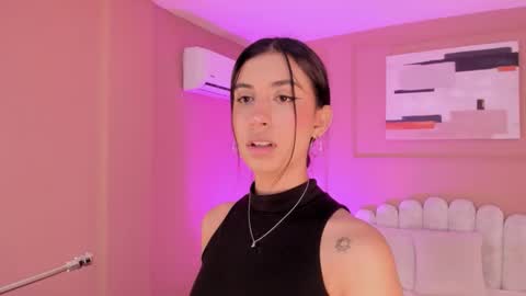 Snapshot of zia_cooper chatting on 11/18/25, 07:07 ZIA online show from 11/18/25, 07:07