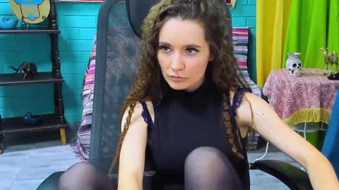 zianichols online show from 02/05/25, 03:31