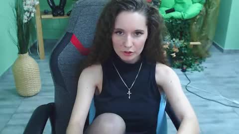 zianichols online show from 02/22/25, 02:06