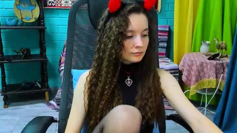 zianichols online show from 03/11/25, 03:12