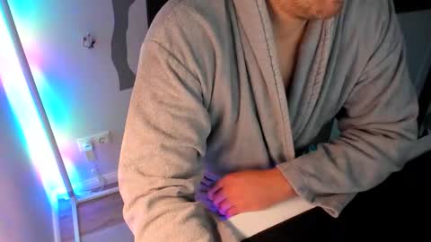 Snapshot of ziemlichflutschig chatting on 10/06/25, 04:43 ziemlichflutschig online show from 10/06/25, 04:43