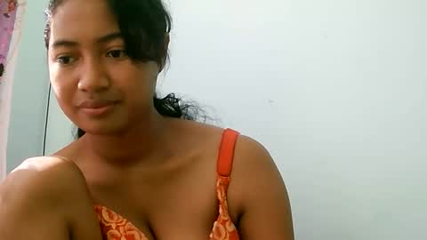 Snapshot of zina479102 chatting on 04/23/26, 06:14 elly online show from 04/23/26, 06:14
