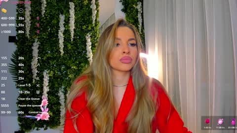 Snapshot of zinasquirts chatting on 01/31/25, 06:24 Galli online show from 01/31/25, 06:24