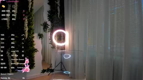 Snapshot of zinasquirts chatting on 02/24/25, 08:17 Galli online show from 02/24/25, 08:17