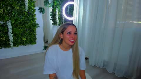 Snapshot of zinasquirts chatting on 09/13/25, 03:01 Galli online show from 09/13/25, 03:01