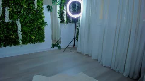 Snapshot of zinasquirts chatting on 09/18/25, 06:26 Galli online show from 09/18/25, 06:26