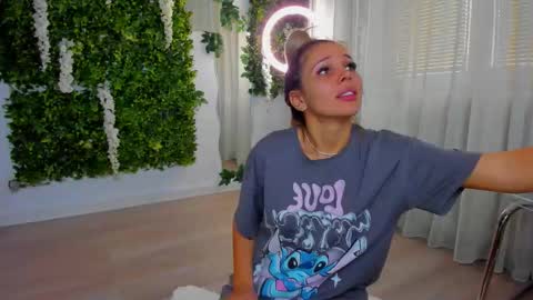 Snapshot of zinasquirts chatting on 10/12/25, 10:03 Galli online show from 10/12/25, 10:03