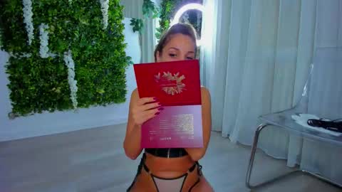 Snapshot of zinasquirts chatting on 10/21/25, 07:36 Galli online show from 10/21/25, 07:36