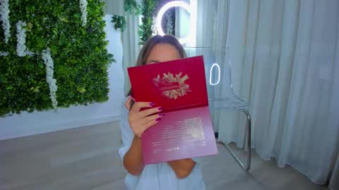 Snapshot of zinasquirts chatting on 10/25/25, 09:31 Galli online show from 10/25/25, 09:31