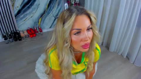 Snapshot of zinasquirts chatting on 06/28/26, 02:50 Galli online show from 06/28/26, 02:50
