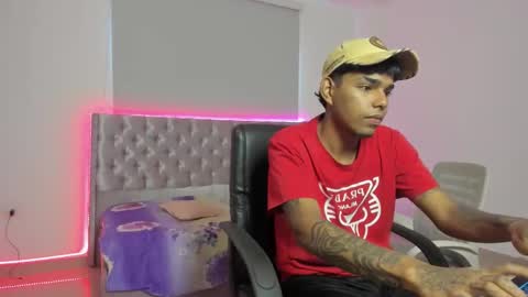 Snapshot of zinhuella420 chatting on 10/28/25, 08:22 zinhuella420 online show from 10/28/25, 08:22