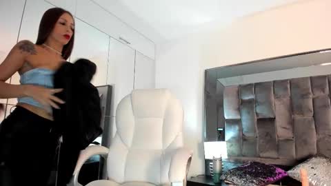 Snapshot of zinnia_mosley chatting on 11/26/25, 11:33 Nia online show from 11/26/25, 11:33