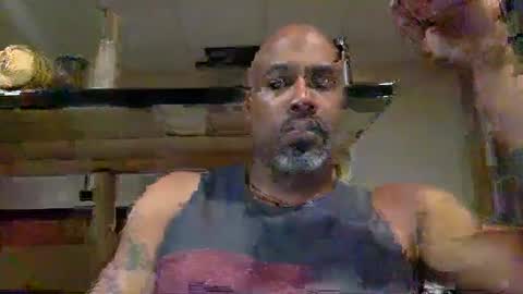 Snapshot of zionlion22 chatting on 10/14/25, 01:06 zionlion22 online show from 10/14/25, 01:06