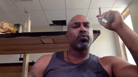 Snapshot of zionlion22 chatting on 10/14/25, 04:08 zionlion22 online show from 10/14/25, 04:08