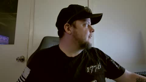 Snapshot of zissix chatting on 02/14/25, 01:45 zissix online show from 02/14/25, 01:45