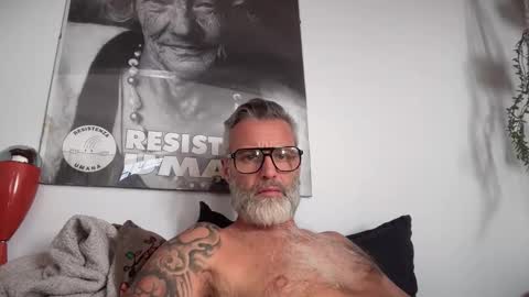 Snapshot of zkopa69 chatting on 09/29/25, 12:43 zkopa69 online show from 09/29/25, 12:43