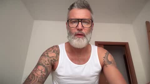 Snapshot of zkopa69 chatting on 10/18/25, 07:31 zkopa69 online show from 10/18/25, 07:31