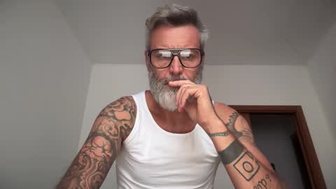 Snapshot of zkopa69 chatting on 10/20/25, 06:47 zkopa69 online show from 10/20/25, 06:47