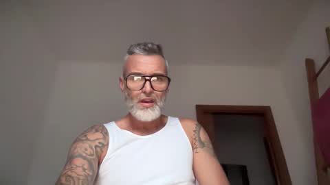 Snapshot of zkopa69 chatting on 10/23/25, 02:05 zkopa69 online show from 10/23/25, 02:05