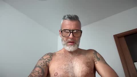 Snapshot of zkopa69 chatting on 10/24/25, 02:57 zkopa69 online show from 10/24/25, 02:57