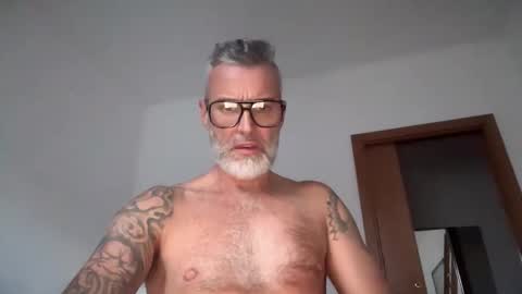 Snapshot of zkopa69 chatting on 10/26/25, 03:51 zkopa69 online show from 10/26/25, 03:51