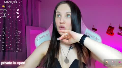 Zlata  Mon Tue Thu Fri Sun Sa GMT 3 0000pm - 0600pm  online show from 12/22/24, 03:00