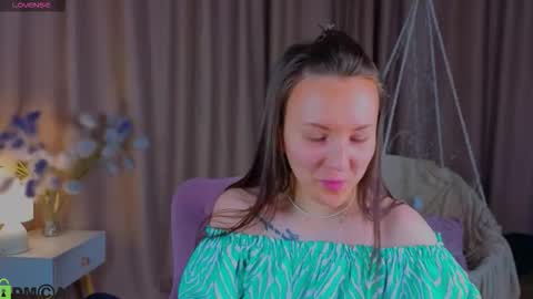 Snapshot of zlata__fox chatting on 10/04/25, 05:00 Zlata Mon Tue Thu Fri Sun Sa GMT 3 0000pm - 0600pm online show from 10/04/25, 05:00