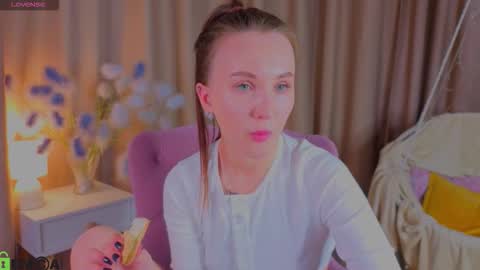 Snapshot of zlata__fox chatting on 10/25/25, 04:57 Zlata Mon Tue Thu Fri Sun Sa GMT 3 0000pm - 0600pm online show from 10/25/25, 04:57
