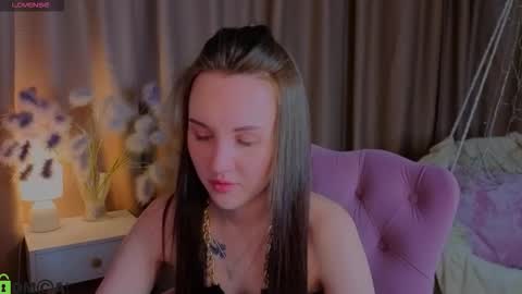 Snapshot of zlata__fox chatting on 11/06/25, 04:19 Zlata Mon Tue Thu Fri Sun Sa GMT 3 0000pm - 0600pm online show from 11/06/25, 04:19