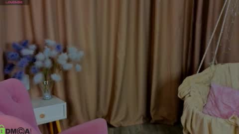 Snapshot of zlata__fox chatting on 11/17/25, 10:04 Zlata Mon Tue Thu Fri Sun Sa GMT 3 0000pm - 0600pm online show from 11/17/25, 10:04