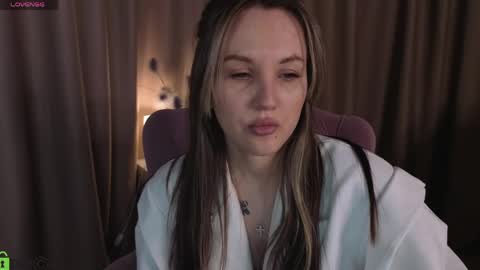 Zlata  Mon Tue Thu Fri Sun Sa GMT 3 0000pm - 0600pm  online show from 05/19/26, 08:31