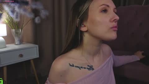 Zlata  Mon Tue Thu Fri Sun Sa GMT 3 0000pm - 0600pm  online show from 06/27/26, 12:22