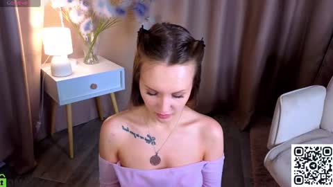 Zlata  Mon Tue Thu Fri Sun Sa GMT 3 0000pm - 0600pm  online show from 07/25/26, 09:07