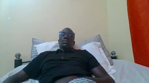 Snapshot of zlatann2012 chatting on 09/16/25, 08:43 Zlatann2012 online show from 09/16/25, 08:43