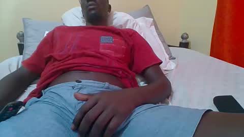 Snapshot of zlatann2012 chatting on 09/18/25, 09:44 Zlatann2012 online show from 09/18/25, 09:44