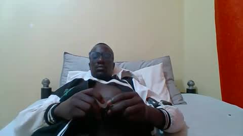 Snapshot of zlatann2012 chatting on 09/25/25, 09:40 Zlatann2012 online show from 09/25/25, 09:40