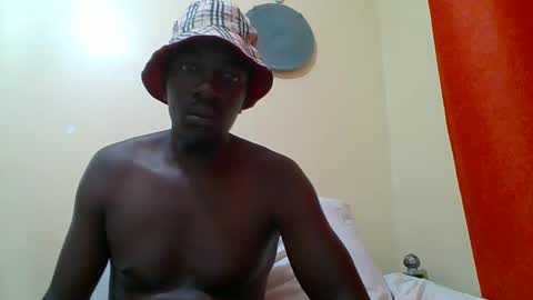 Snapshot of zlatann2012 chatting on 10/10/25, 07:02 Zlatann2012 online show from 10/10/25, 07:02